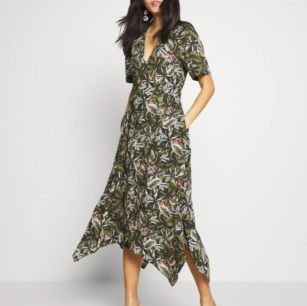 ☆ BANANA REPUBLIC Tiger Print Wrap Dress